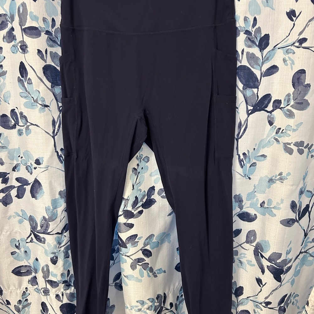 Women's Navy Halara double pocket leggings